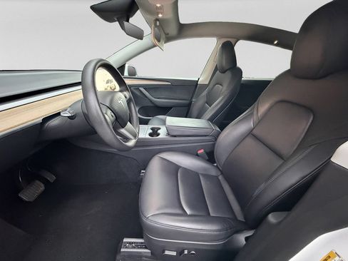 Used 2024 Tesla Model Y Long Range RWD image 23