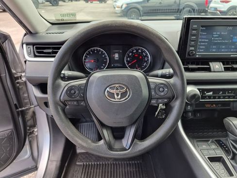 Used 2022 Toyota RAV4 LE FWD image 14