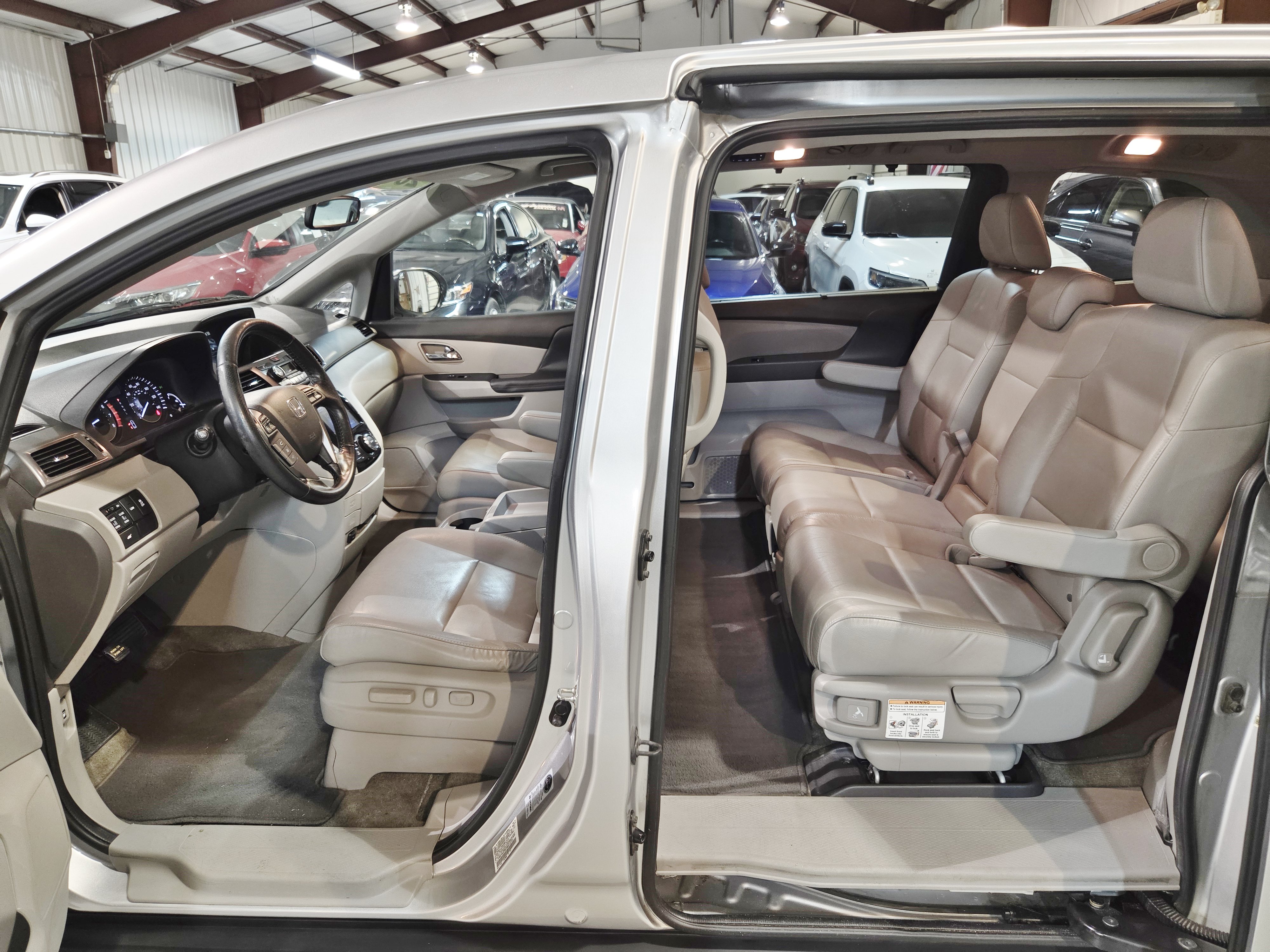 Used 2015 Honda Odyssey EX-L image 18