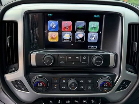 Used 2018 GMC Sierra 1500 SLT AWD/4WD image 18