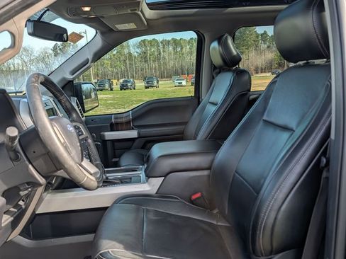 Used 2017 Ford F150 Lariat image 11