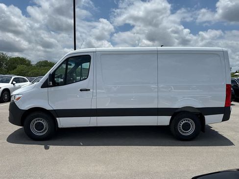 Used 2026 Mercedes-Benz Sprinter 2500 image 8