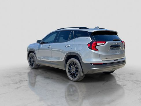 Used 2024 GMC Terrain SLT w/ Elevation Edition AWD/4WD image 5