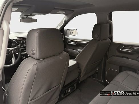 Used 2024 GMC Sierra 1500 Elevation w/ LPO, Elevation Black Package image 17