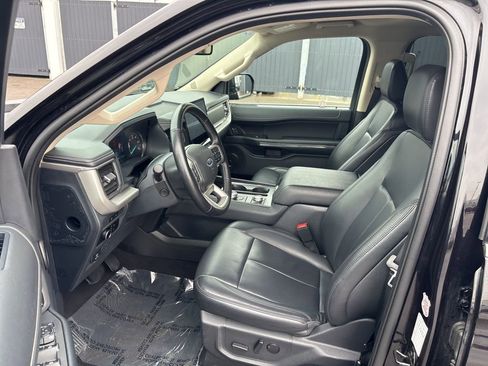 Used 2024 Ford Expedition Max XLT image 9