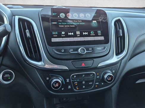 Used 2018 Chevrolet Equinox Premier FWD image 13