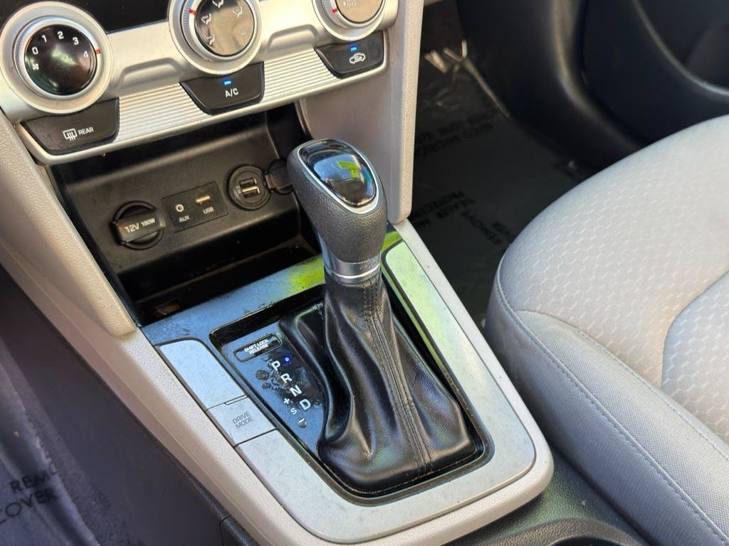 Used 2019 Hyundai Elantra SE FWD image 33