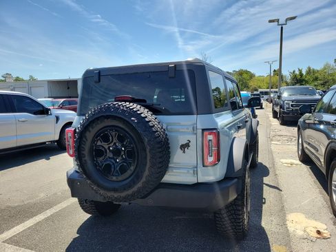 Used 2024 Ford Bronco Wildtrak image 4