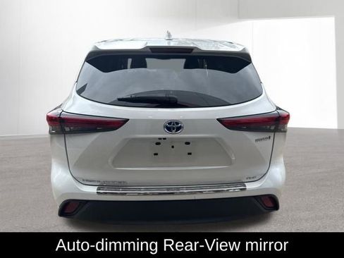 Used 2022 Toyota Highlander Bronze Edition AWD/4WD image 11