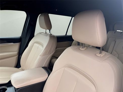 Used 2025 Jeep Grand Cherokee L Limited image 8