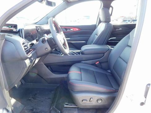New 2026 Chevrolet Traverse RS w/ LPO, Floor Liner Package FWD image 13