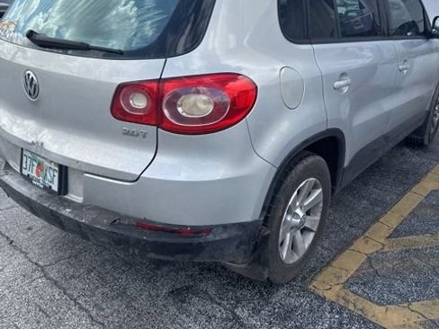Used 2010 Volkswagen Tiguan S FWD image 5