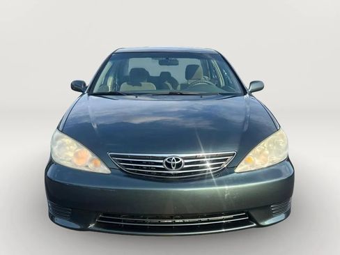 Used 2005 Toyota Camry LE FWD image 6