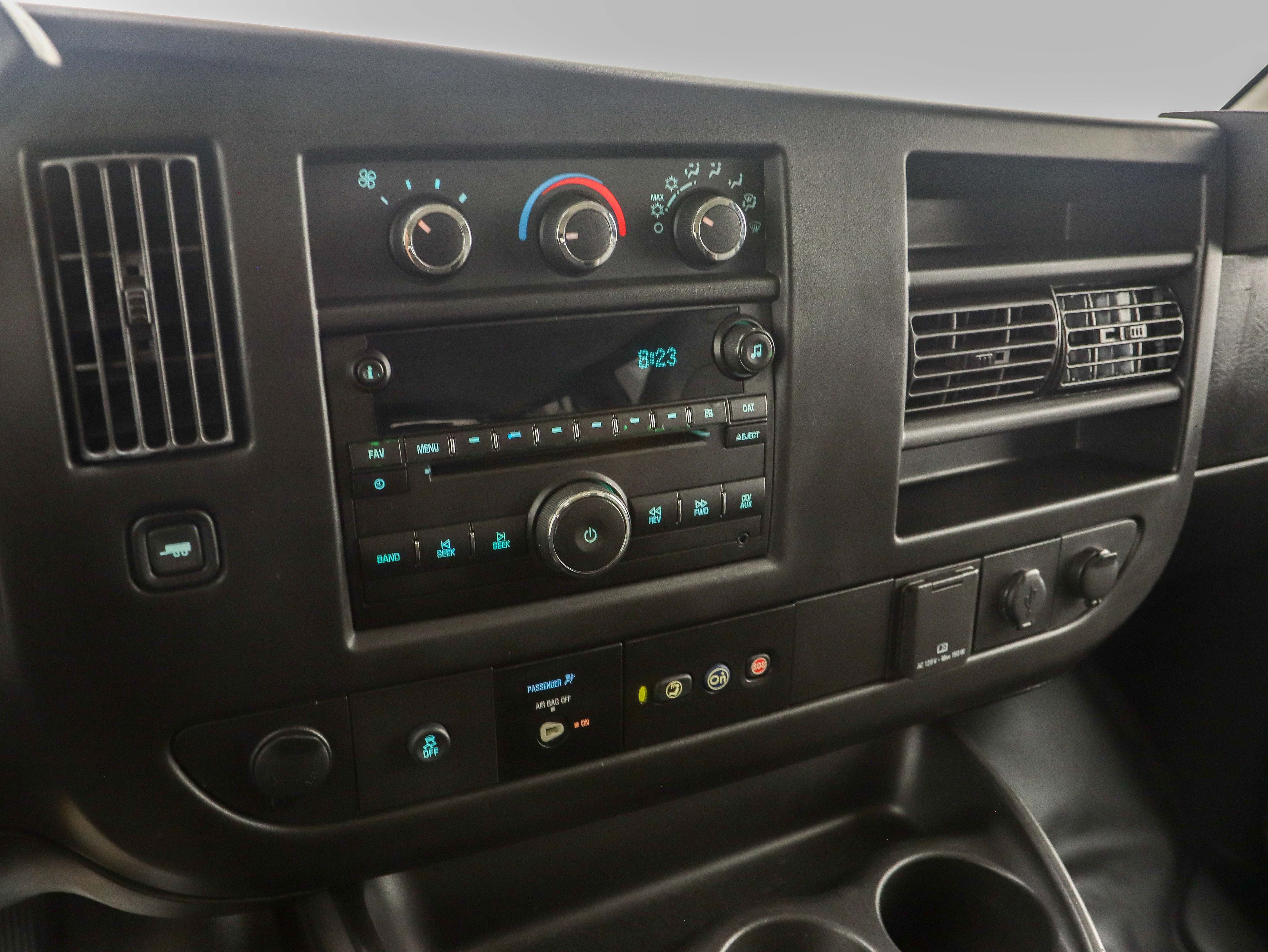 Used 2018 Chevrolet Express 2500 LS w/ Driver Convenience Package RWD image 18