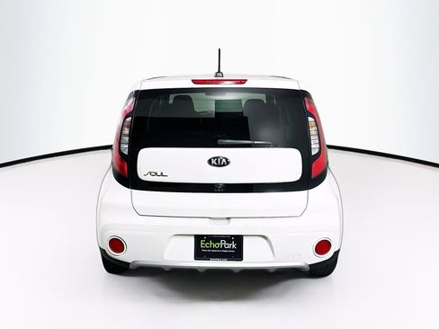 Used 2018 Kia Soul + FWD image 7