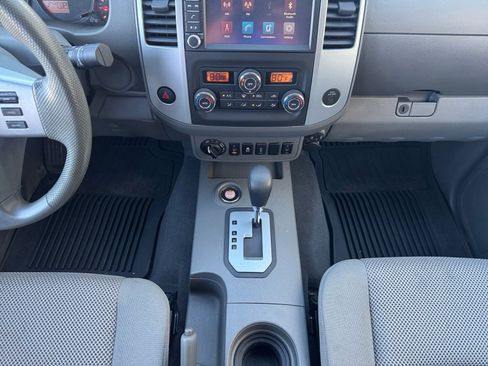 Used 2021 Nissan Frontier SV image 11