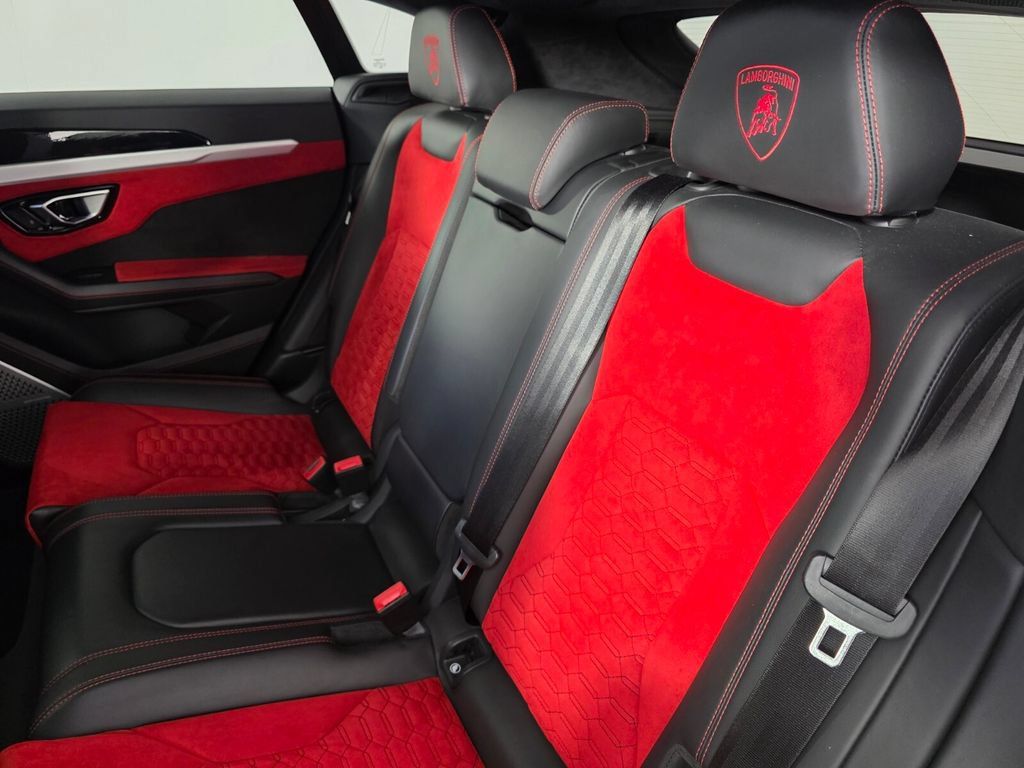 Used 2019 Lamborghini Urus AWD/4WD image 16