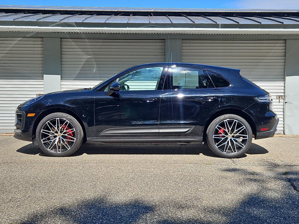 Certified 2024 Porsche Macan S AWD/4WD image 2