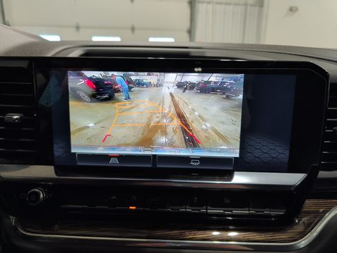 Used 2023 GMC Sierra 1500 Elevation AWD/4WD image 11