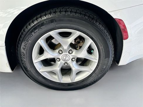 Used 2018 Chrysler Pacifica Touring Plus w/ Tire & Wheel Group image 32