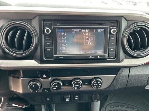 Used 2019 Toyota Tacoma SR5 image 21