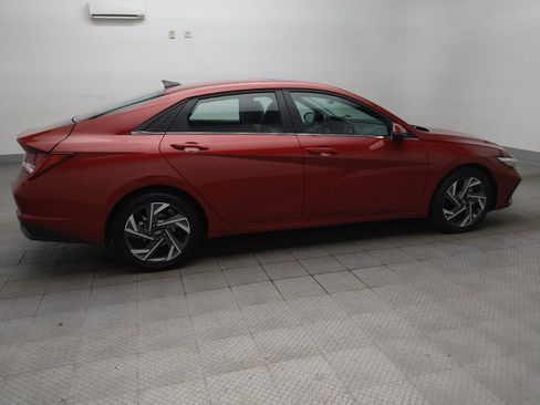 Used 2025 Hyundai Elantra Limited FWD image 10