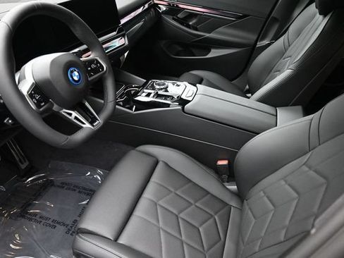New 2027 BMW 550e xDrive w/ Executive Package AWD/4WD image 20