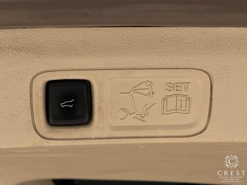 Used 2018 Lincoln Navigator Reserve AWD/4WD image 25