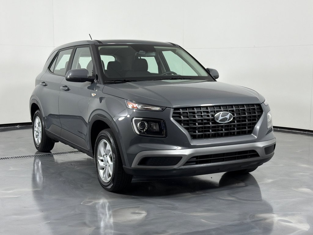 Used 2026 Hyundai Venue SE FWD image 3