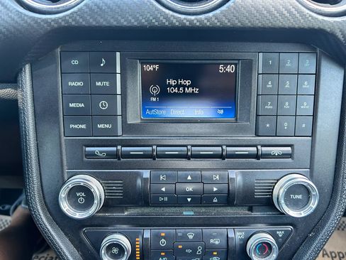 Used 2015 Ford Mustang Convertible RWD image 22