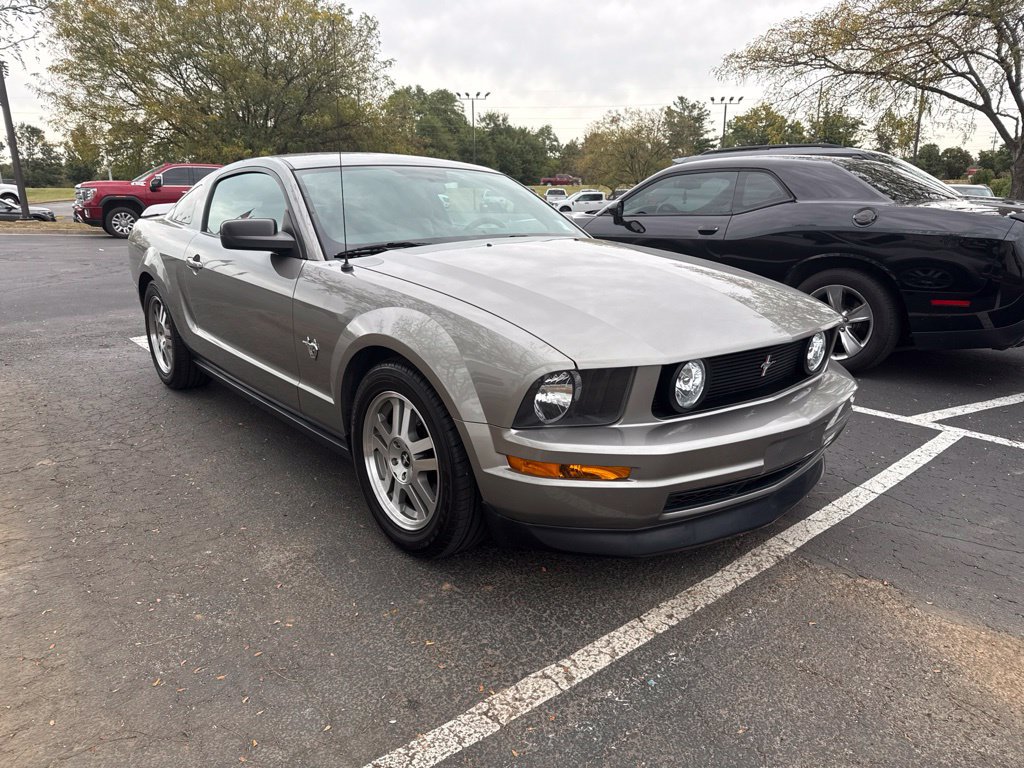 Used 2009 Ford Mustang Coupe RWD image 1