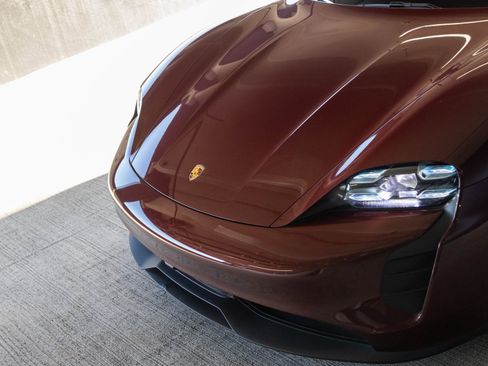 Used 2023 Porsche Taycan GTS image 34