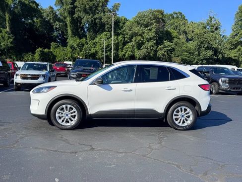 Used 2022 Ford Escape SE w/ Cold Weather Package AWD/4WD image 3