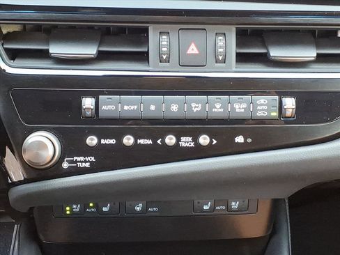 Certified 2023 Lexus ES 350 w/ Premium Package image 11