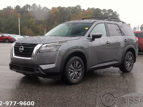 New 2025 Nissan Pathfinder SV image 3