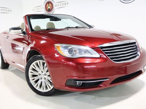 Used 2013 Chrysler 200 Limited FWD image 22