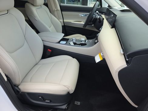 New 2026 Genesis GV70 2.5T Select AWD/4WD image 34