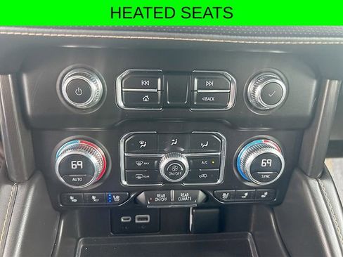 Used 2023 GMC Yukon XL AT4 AWD/4WD image 17