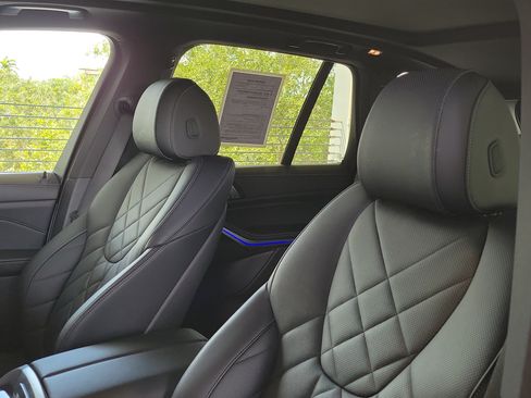 Used 2024 BMW X5 xDrive40i w/ M Sport Package AWD/4WD image 19