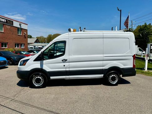 Used 2018 Ford Transit 250 130 Medium Roof RWD image 4