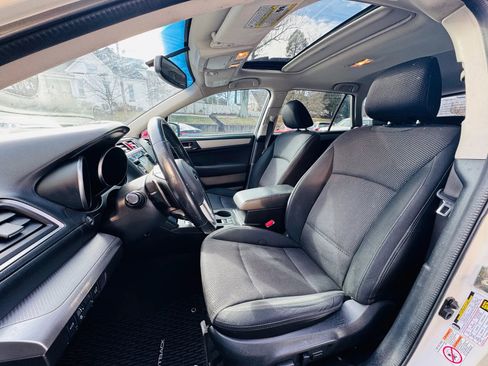 Used 2016 Subaru Outback 2.5i Premium image 11