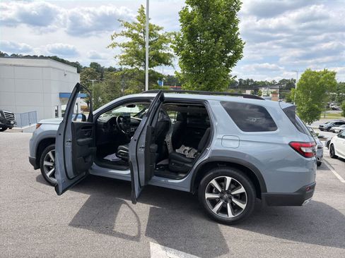 Used 2023 Honda Pilot Touring image 41