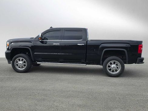 Used 2015 GMC Sierra 2500 Denali w/ Duramax Plus Package AWD/4WD image 6