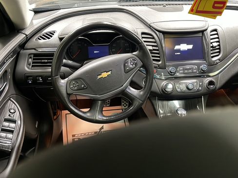 Used 2019 Chevrolet Impala Premier FWD image 3