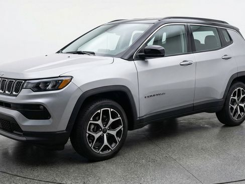 Used 2025 Jeep Compass Limited image 3