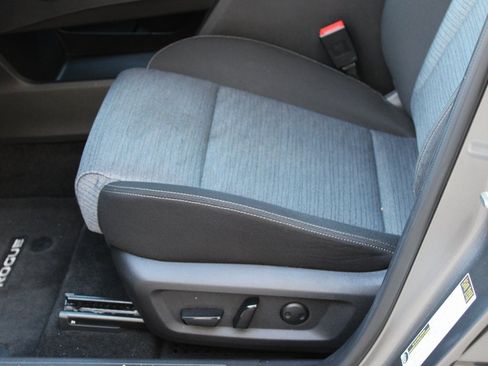 Used 2023 Nissan Rogue SV image 14