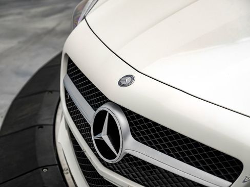 Used 2014 Mercedes-Benz SL 550 image 38