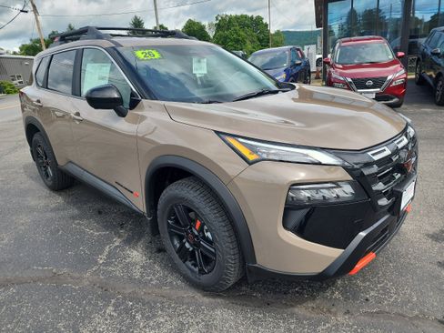 New 2026 Nissan Rogue SV AWD/4WD image 2