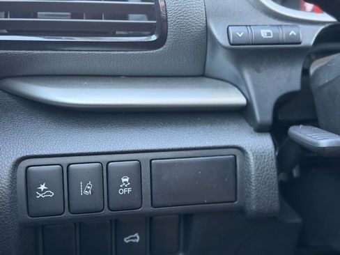 Used 2024 Mitsubishi Eclipse Cross SE image 33