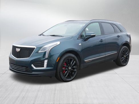 Used 2025 Cadillac XT5 Sportv w/ LPO, Bronce Accent Package AWD/4WD image 3